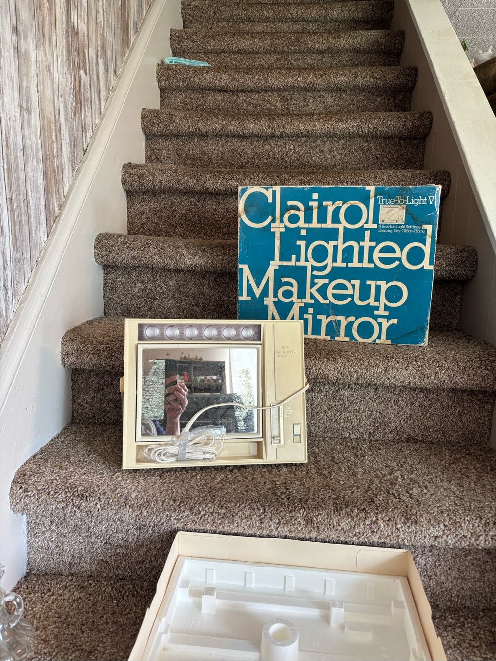 Clairol lighted makeup mirror